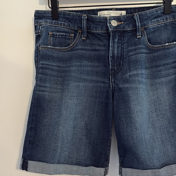 Abercrombie & Fitch Boy Short Denim Shorts 4 / 27 - Picture 3 of 8